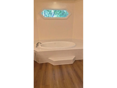 *** Motivated Seller *** A *Very Large*, *Very Nice* 4 BR, 3 - photo 38