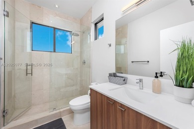 Stunning South Lake villa in Hollywood Beach on a 100' - photo 40