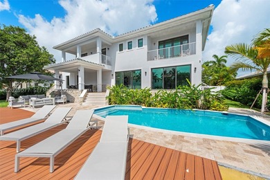 Stunning South Lake villa in Hollywood Beach on a 100' - photo 44