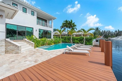 Stunning South Lake villa in Hollywood Beach on a 100' - photo 46