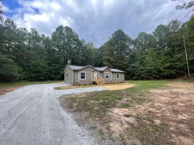 Lake Home For Sale in Eatonton, Georgia