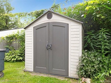 LOCATION, LOCATION, LOCATION, CLEAN UPDDATED 4 BDRM, 2 FULL BATH - photo 8