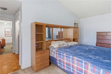 This nice 900-square-foot home offers comfortable living in a - photo 11