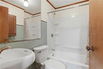 This nice 900-square-foot home offers comfortable living in a - photo 13