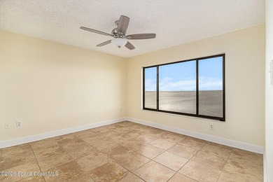 Riverfront condo with peaceful and scenic views. Great screened - photo 14