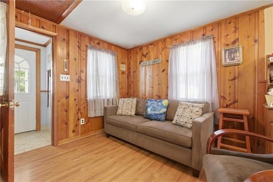 This nice 900-square-foot home offers comfortable living in a - photo 15