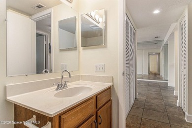 Riverfront condo with peaceful and scenic views. Great screened - photo 17
