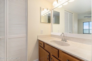 Riverfront condo with peaceful and scenic views. Great screened - photo 18