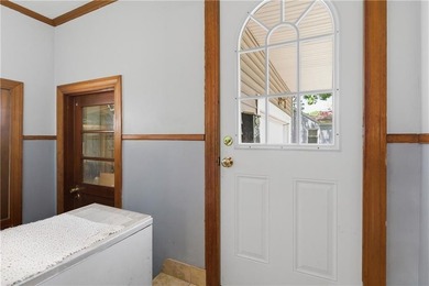 This nice 900-square-foot home offers comfortable living in a - photo 18