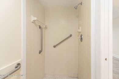 Riverfront condo with peaceful and scenic views. Great screened - photo 22