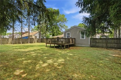 This nice 900-square-foot home offers comfortable living in a - photo 24