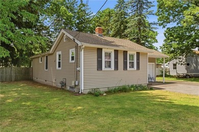 This nice 900-square-foot home offers comfortable living in a - photo 28