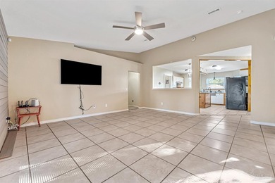 This well-maintained 3-bedroom, 2-bath home in Navarre has no - photo 33