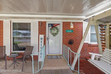 Welcome home to this surprisingly spacious 4 bedroom, 2 bath - photo 4