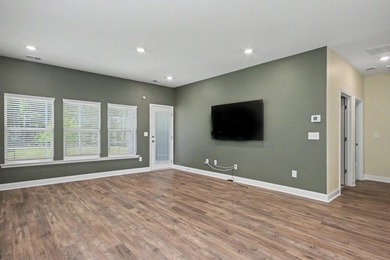 Welcome to this spacious 5-bedroom, 3.5-bath Kensington floor - photo 15