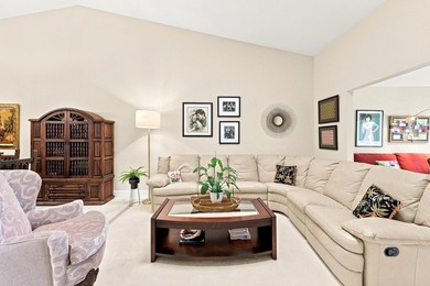 Welcome to this charming 2-bedroom, 2-bathroom villa located in - photo 6