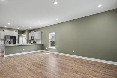 Welcome to this spacious 5-bedroom, 3.5-bath Kensington floor - photo 17