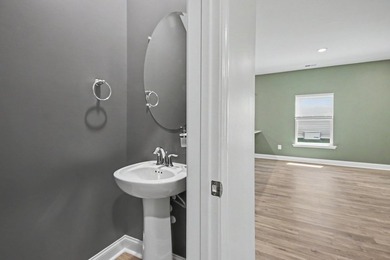 Welcome to this spacious 5-bedroom, 3.5-bath Kensington floor - photo 18