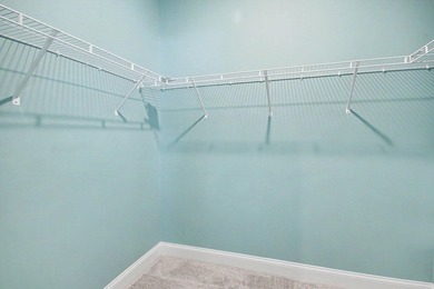 Welcome to this spacious 5-bedroom, 3.5-bath Kensington floor - photo 21