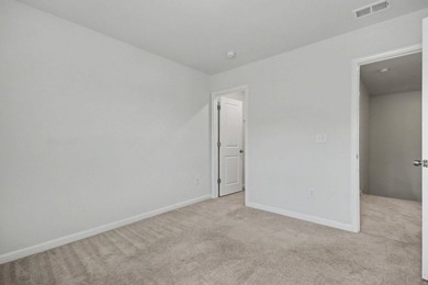 Welcome to this spacious 5-bedroom, 3.5-bath Kensington floor - photo 26