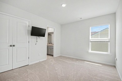 Welcome to this spacious 5-bedroom, 3.5-bath Kensington floor - photo 28