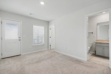 Welcome to this spacious 5-bedroom, 3.5-bath Kensington floor - photo 30