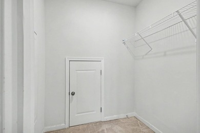 Welcome to this spacious 5-bedroom, 3.5-bath Kensington floor - photo 36