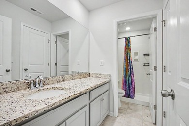 Welcome to this spacious 5-bedroom, 3.5-bath Kensington floor - photo 37