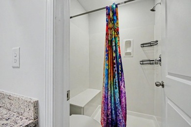 Welcome to this spacious 5-bedroom, 3.5-bath Kensington floor - photo 38
