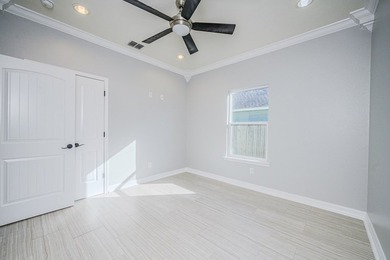 This stylishly crafted home in desirable Sea Oaks Village - photo 50