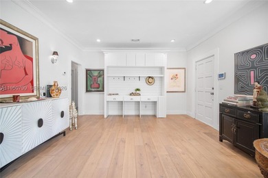 Live in the Heart of Mid-Beach! This 3BD/2BA residence offers - photo 3