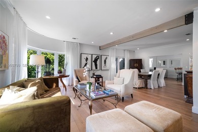 Live in the Heart of Mid-Beach! This 3BD/2BA residence offers - photo 8