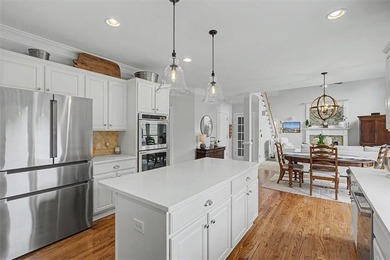 Meticulously maintained by the original owners, this ELEGANT - photo 11