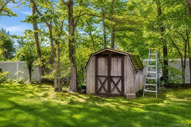 Located on a cul-de-sac in desirable Mount Sinai, this charming - photo 17