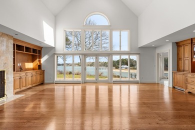 Nestled amid beautifully landscaped grounds, this exceptional 7 - photo 18