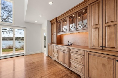Nestled amid beautifully landscaped grounds, this exceptional 7 - photo 21