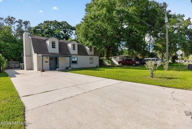 PRICE REDUCTION!!!!! Beautiful renovated home on oversized lot - photo 3