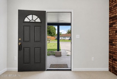 PRICE REDUCTION!!!!! Beautiful renovated home on oversized lot - photo 6