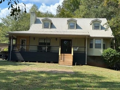 Lake Sinclair Home For Sale in Eatonton Georgia