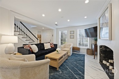 This 6 bedroom 6.5 bathroom property was once a boutique hotel - photo 8