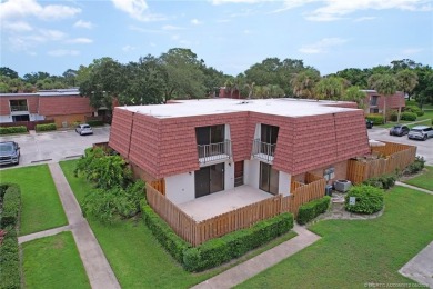Lake Townhome/Townhouse ActiveUnderContr in Palm City, Florida