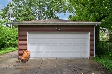 Rare opportunity to own a classic brick duplex in sought-after - photo 22