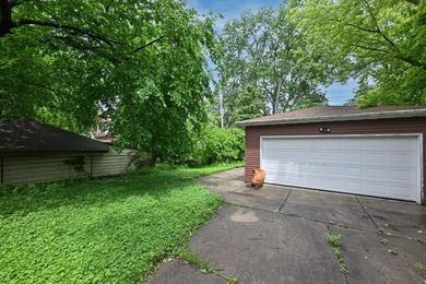 Rare opportunity to own a classic brick duplex in sought-after - photo 23