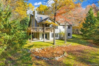 (private lake, pond, creek) Home Active Under Con in Holly Michigan