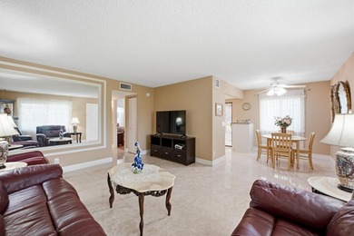 Beautifully updated first-floor condominium offering the perfect - photo 9
