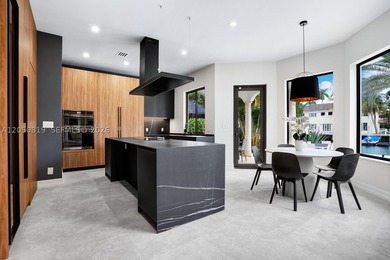 Experience luxury waterfront living in the heart of Las Olas - photo 2