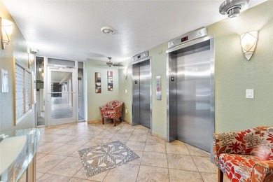 BRIGHT & SPACIOUS 2 BEDROOM / 2 BATH CONDO IN HIGHLY - photo 3