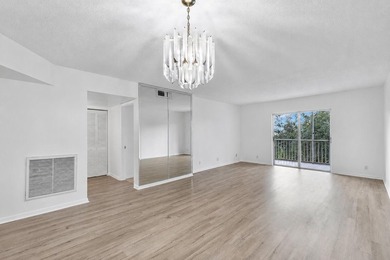 BRIGHT & SPACIOUS 2 BEDROOM / 2 BATH CONDO IN HIGHLY - photo 8