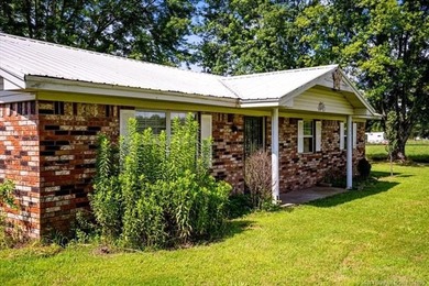 Charming all-brick single-family home on 65+/- acres near Lake - photo 3