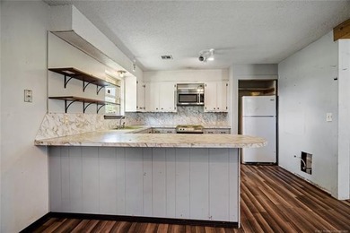 Charming all-brick single-family home on 65+/- acres near Lake - photo 4